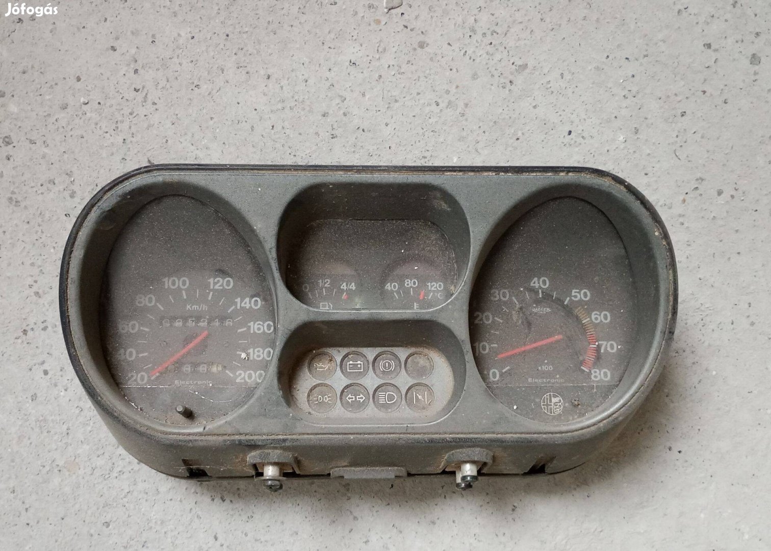 Veterán Alfa Romeo 33 kilóméteróra, sebességmérő, műszeregység