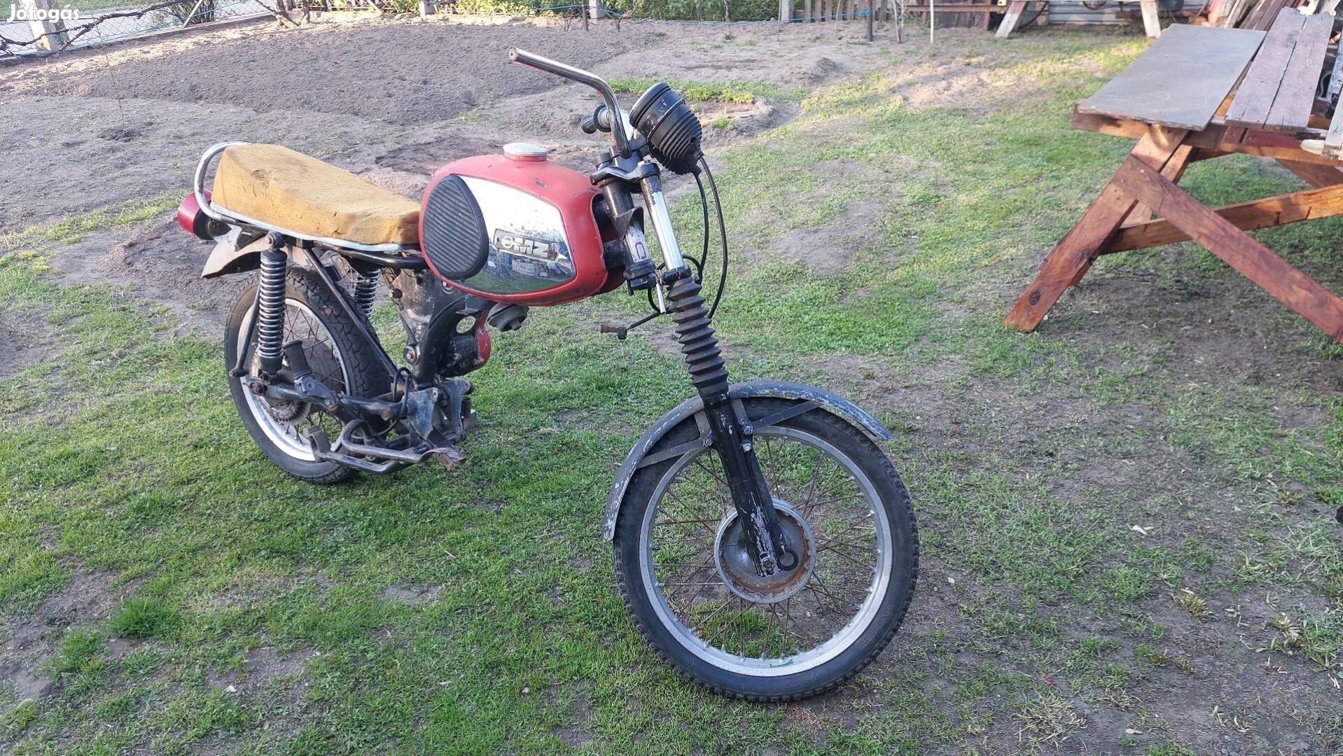 Veterán MZ250 motor váz