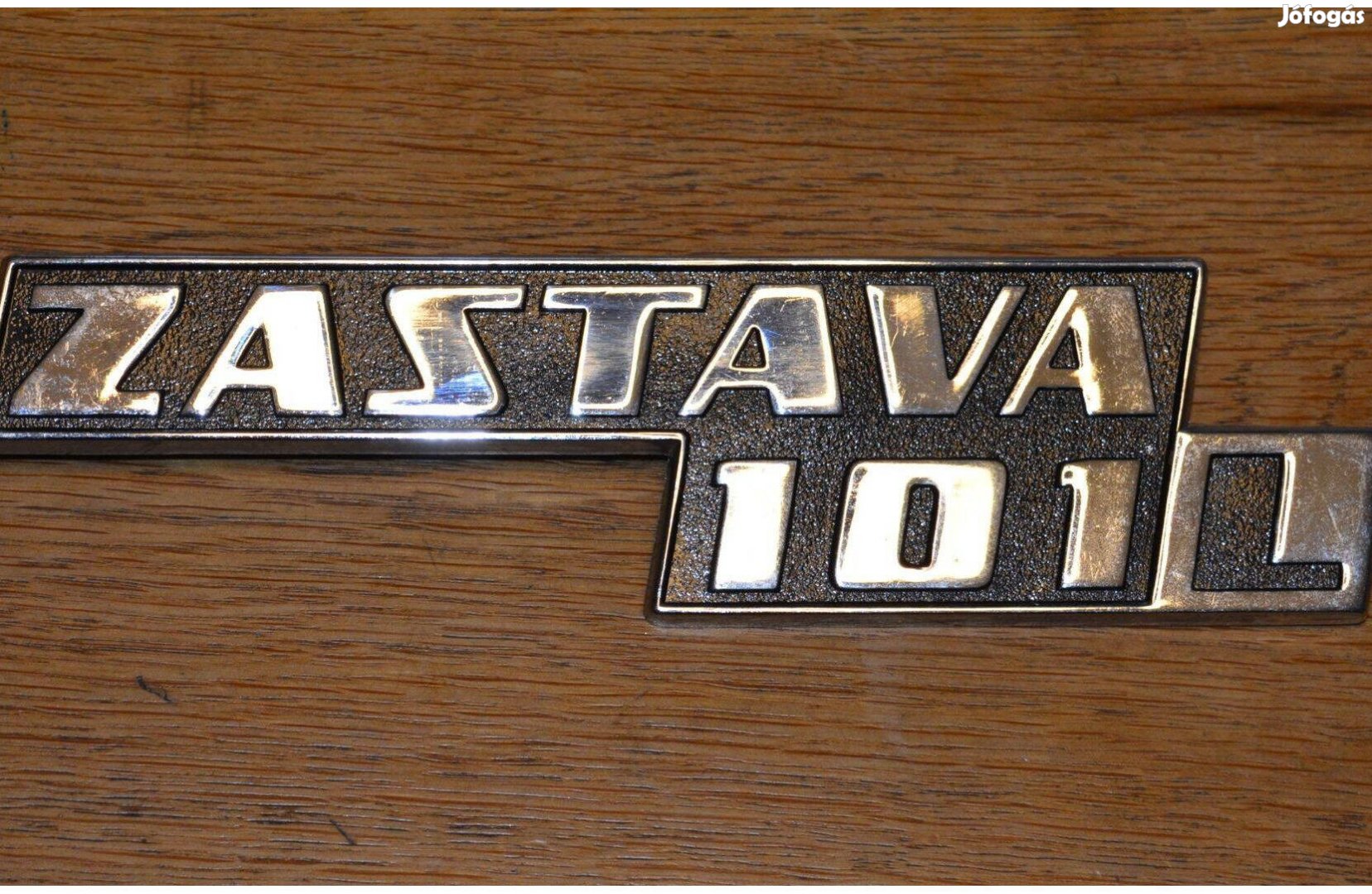 Veterán Zastava 101L felirat eredeti gyári fém embléma
