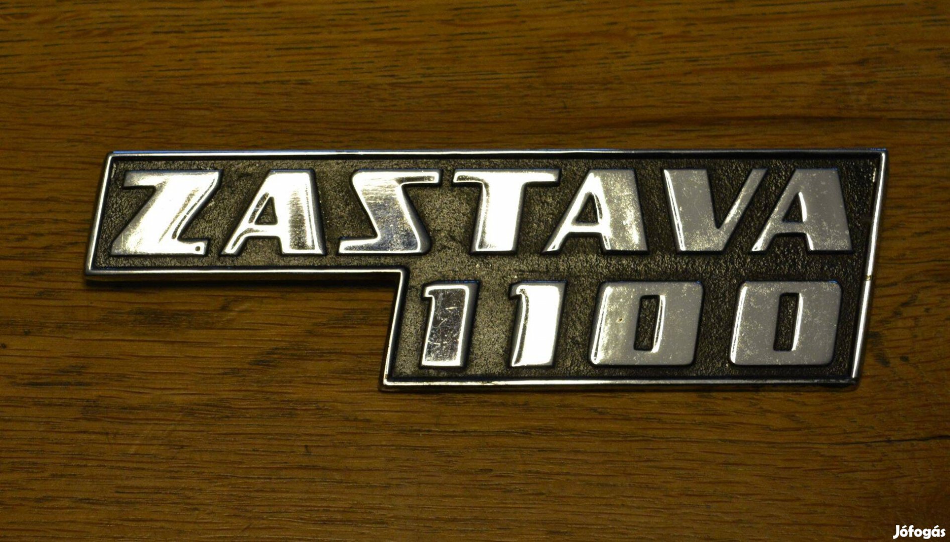 Veterán Zastava 1100 új felirat eredeti gyári embléma
