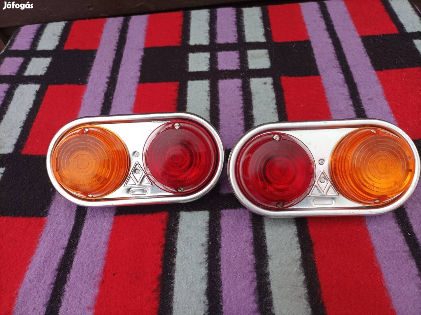 Veterán "Villtesz"új Magyar hátsó lámpa pár.