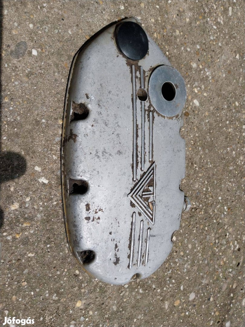 Veterán motor Csepel Berva oldal dekli fedél
