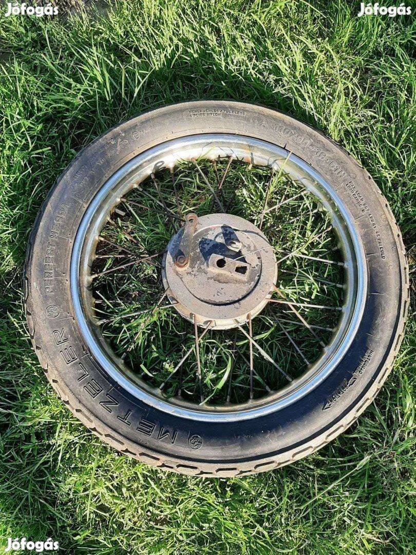 Veterán motor JAWA 350 18-as kerék féklappal gumival Szeged