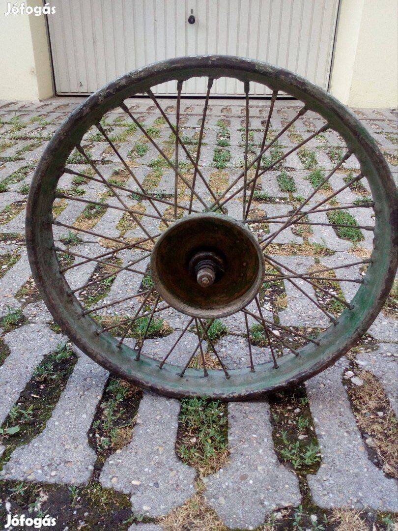 Veterán motor NSU OSL 250 első kerék