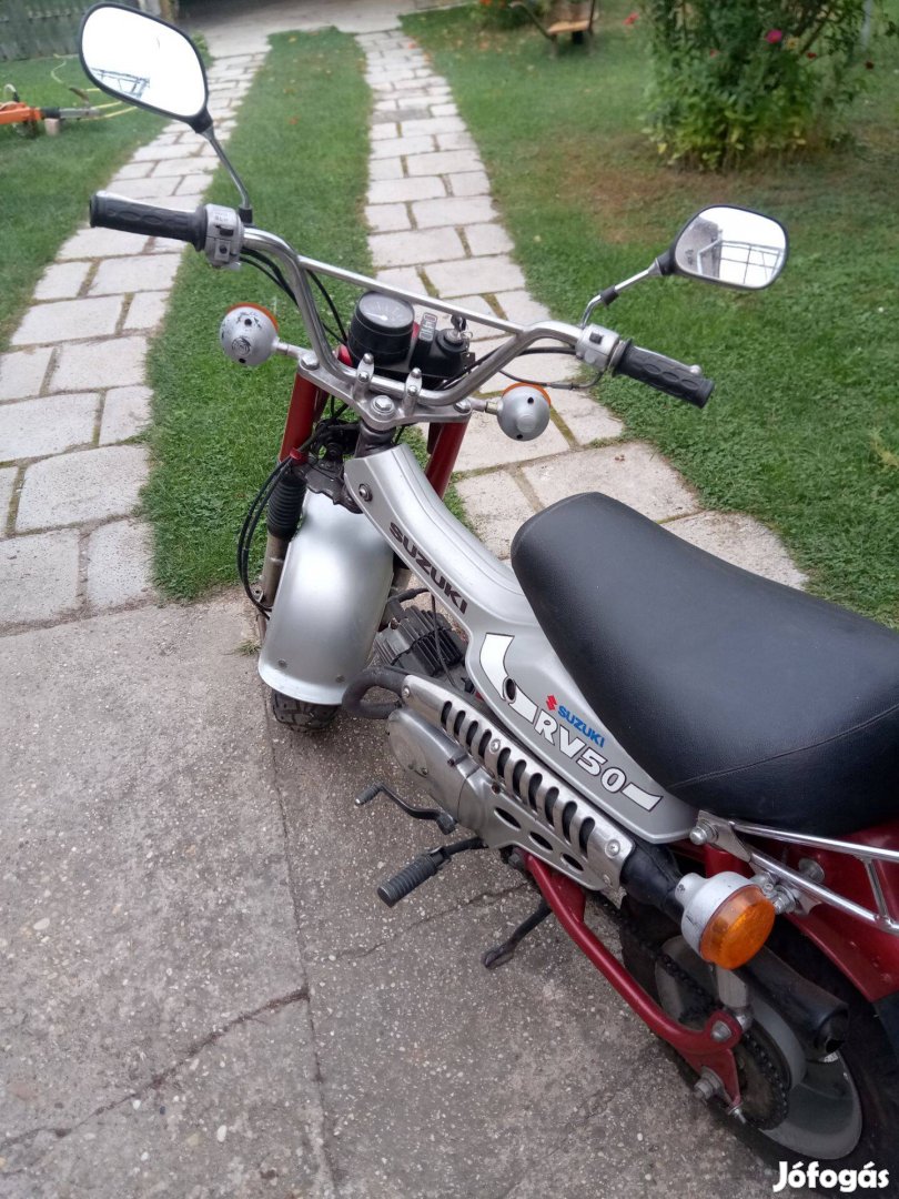 Veterán motor Suzuki RV 50.