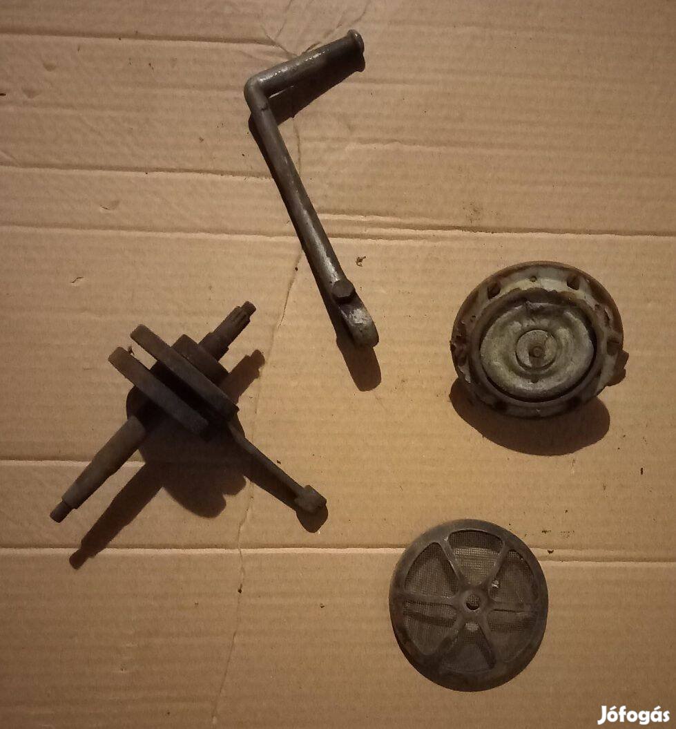 Veterán motor alkatrészek (mz?)
