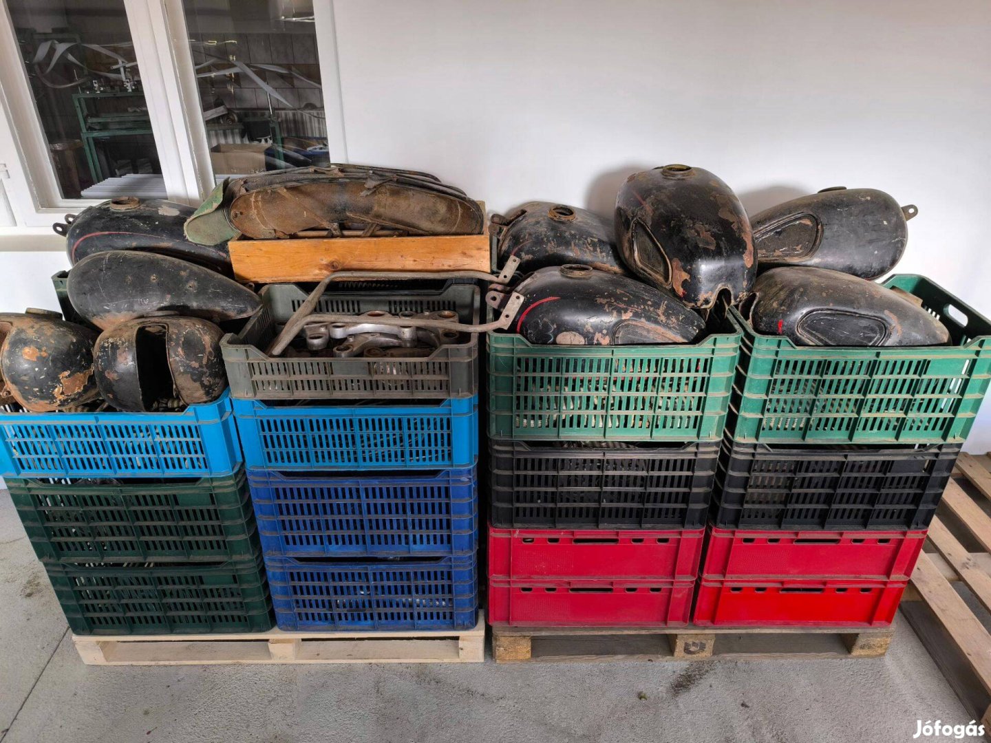 Veterán motor alkatrészek ,nagy mennyiségben