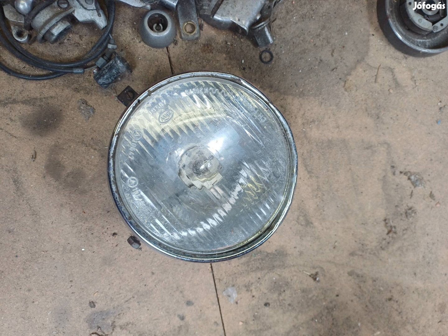 Veterán motor első lámpa.