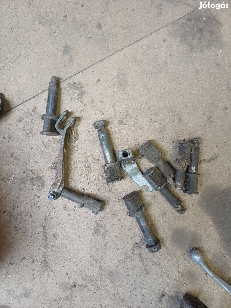 Veterán motor fékkulcs.