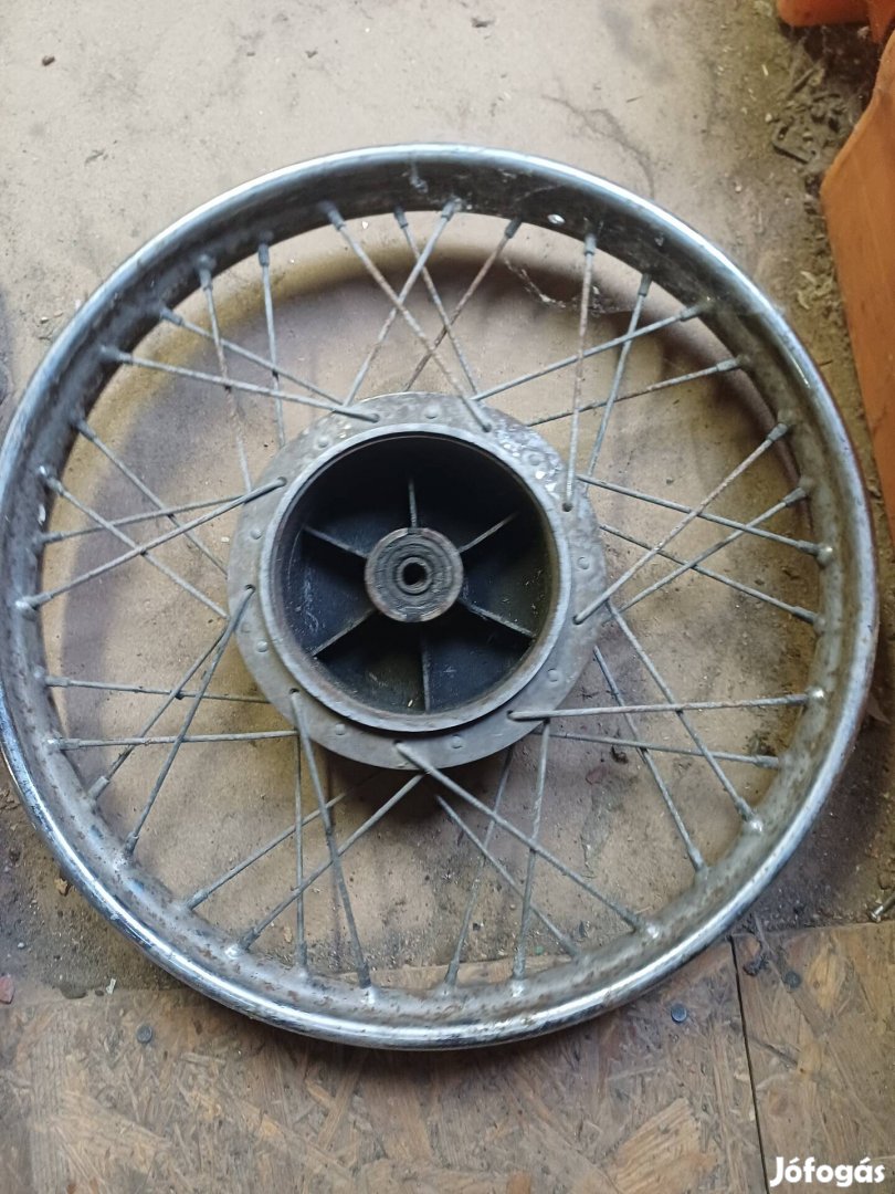 Veterán motor kerék.