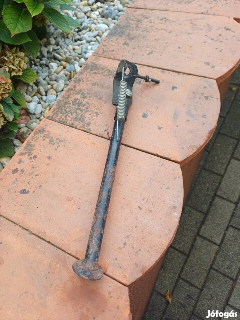 Veterán motor oldalsztender.