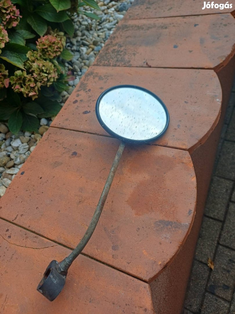 Veterán motor tükör.