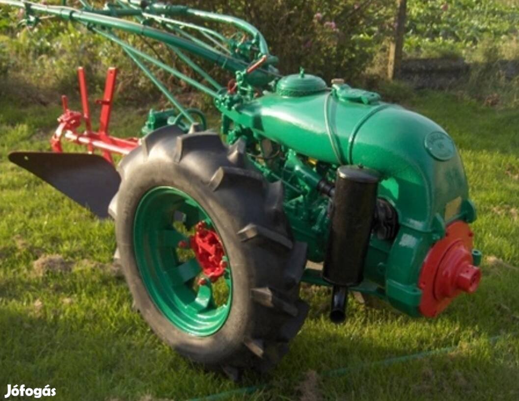 Veterán traktor.