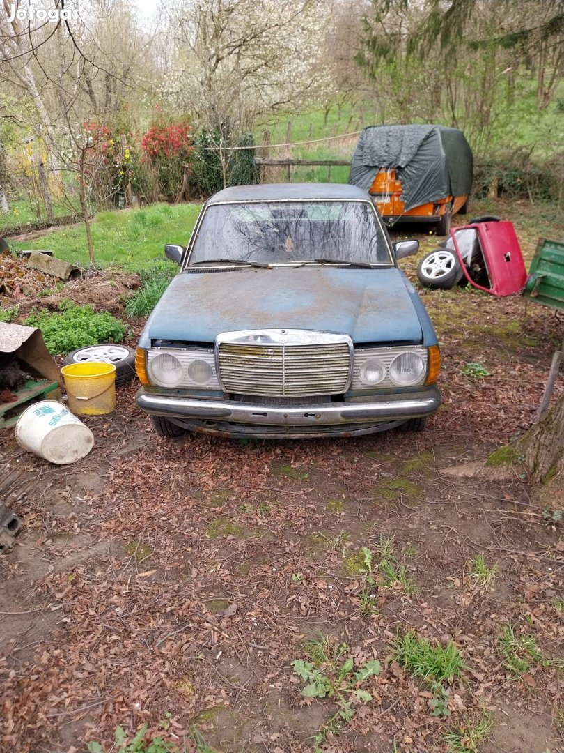 Veteran w 123 mercedes 200d automata 