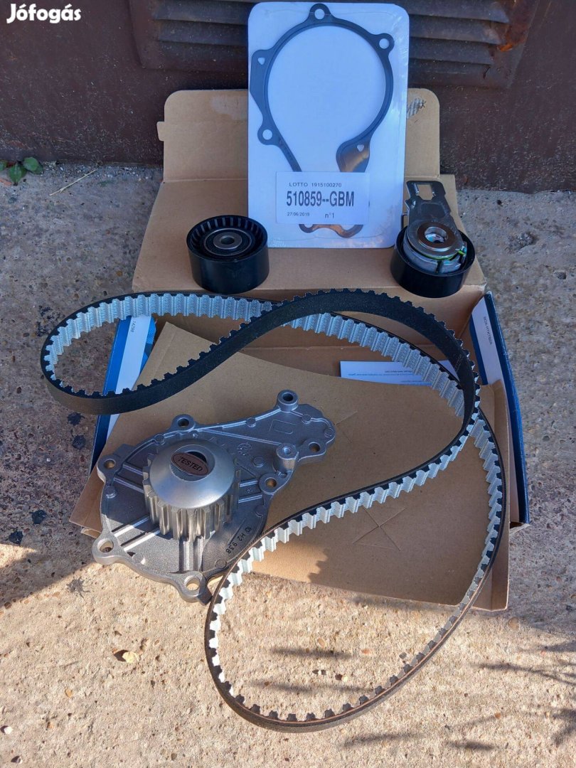 Vezérműszíj, feszítőgörgők, vízpumpatömítés