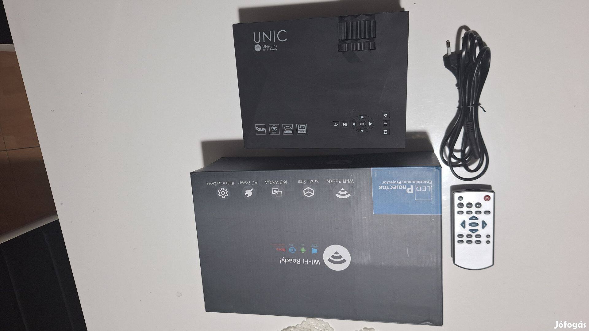 Vezeték nélküli UNIC UC46 Mini LED Projector