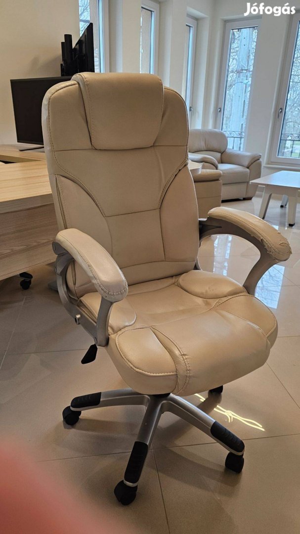 Vezetői forgószék vajszínű bőr