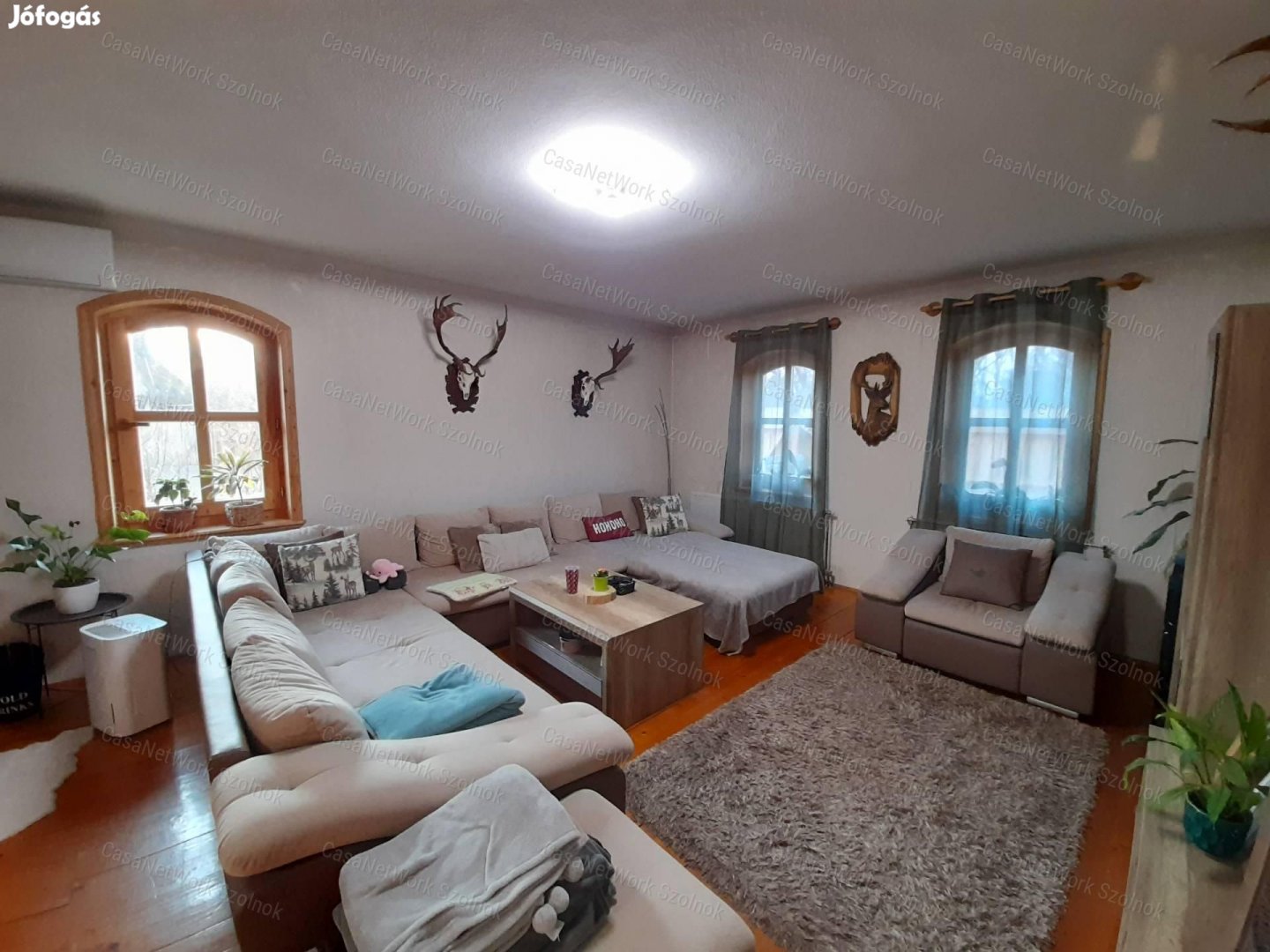 Vezsenyen Tisza -parti ház eladó!