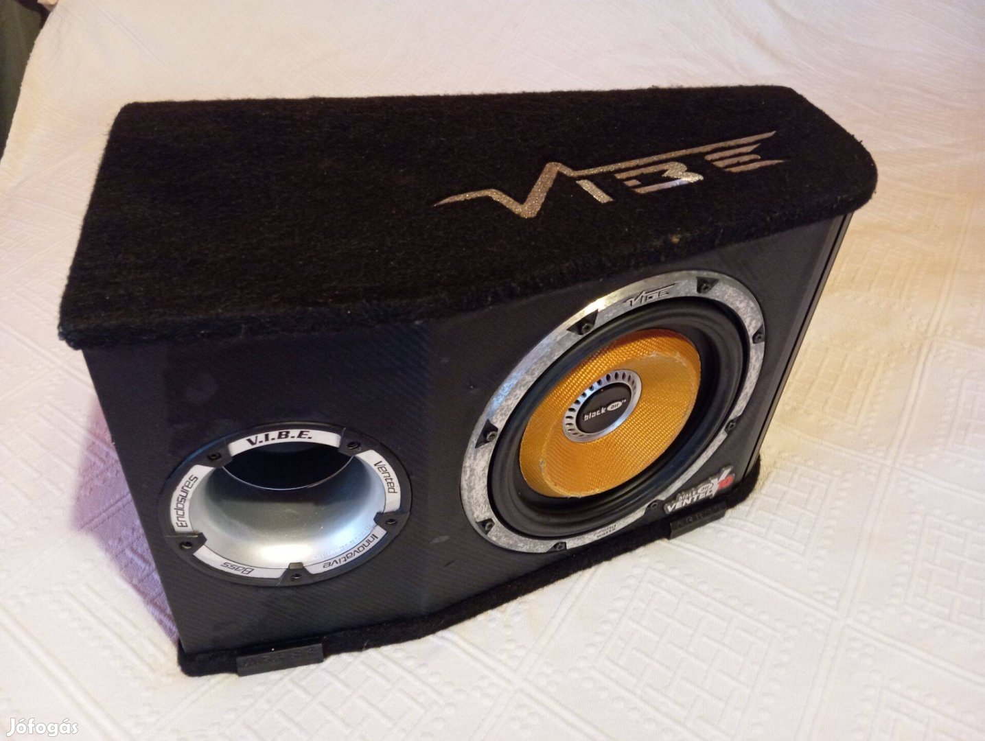 Vibe Black Vented V10 1300w autós mélyláda, Aktív mélynyomó