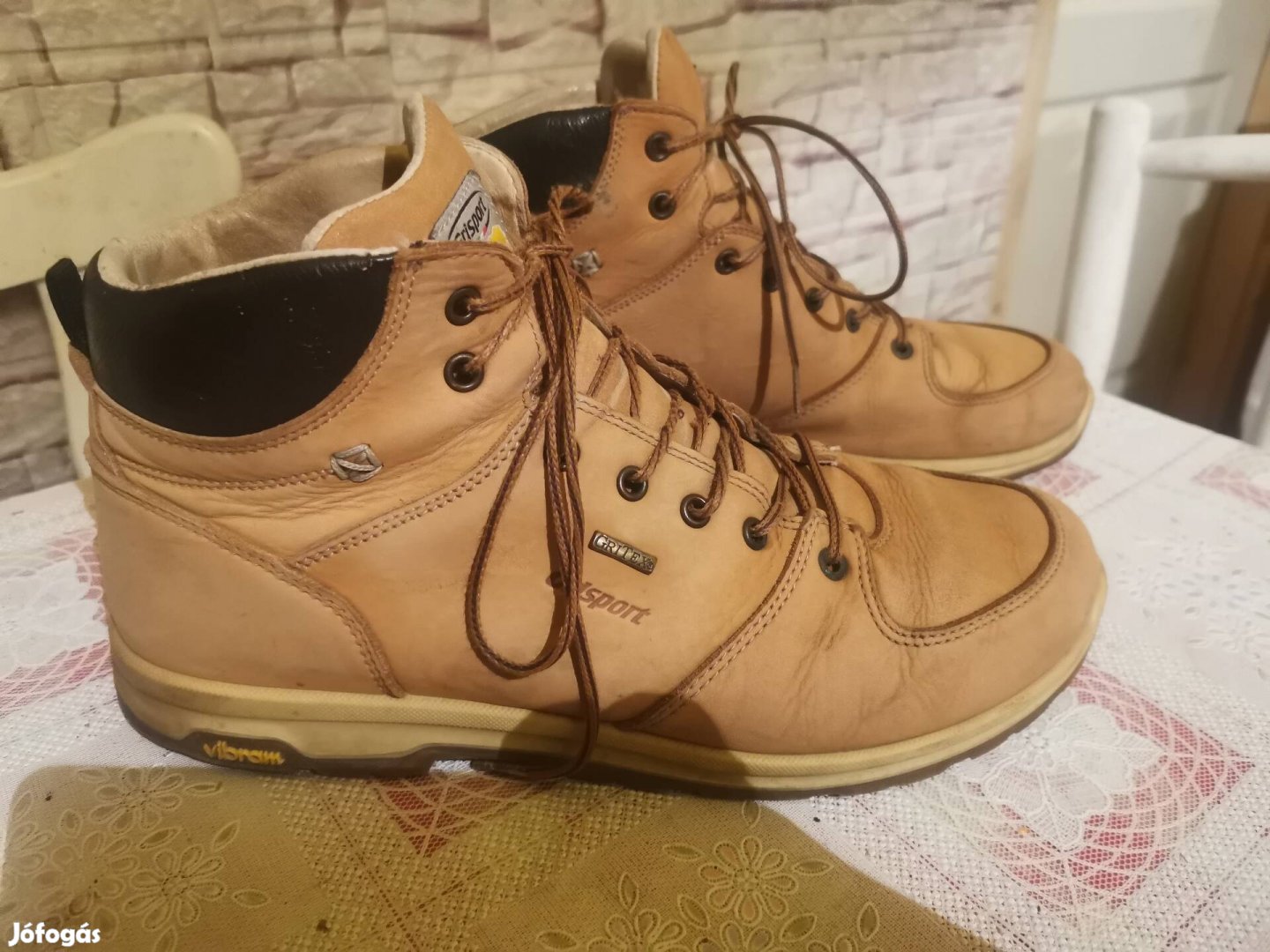 Vibram Grisport 45-ös bőrbakancs eladó 