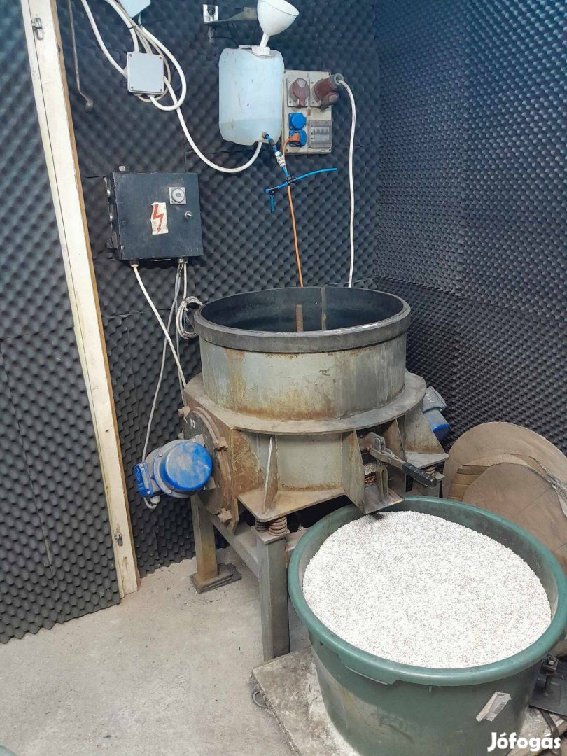 Vibropolír, rezonanciakoptató gép