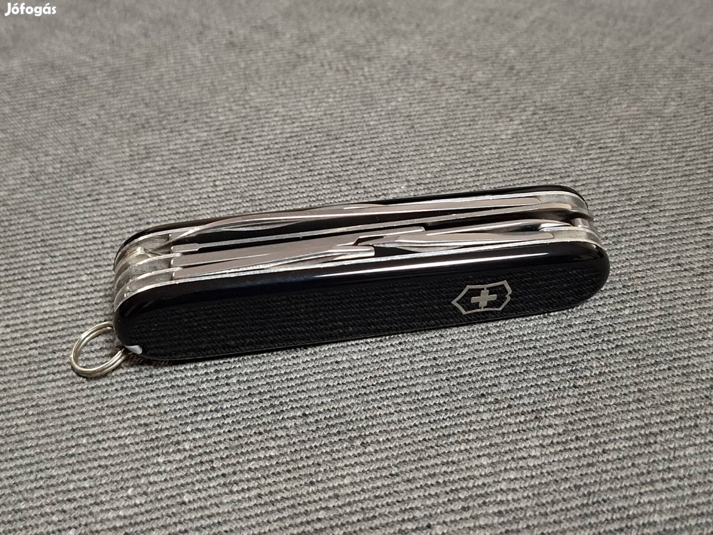 Victorinox Hunstman svájci bicska 