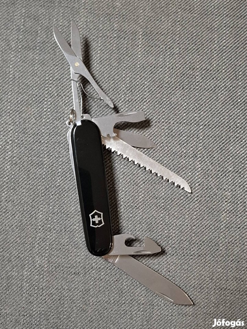 Victorinox Huntsman Fekete svájci bicska 