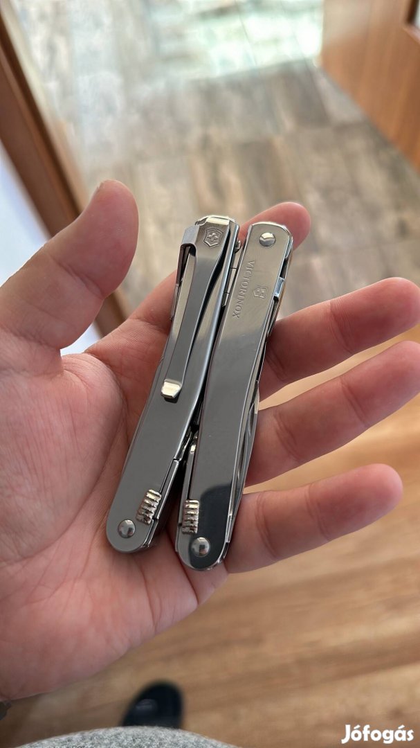 Victorinox Swisstool Spirit X bőrtok és clip multitool