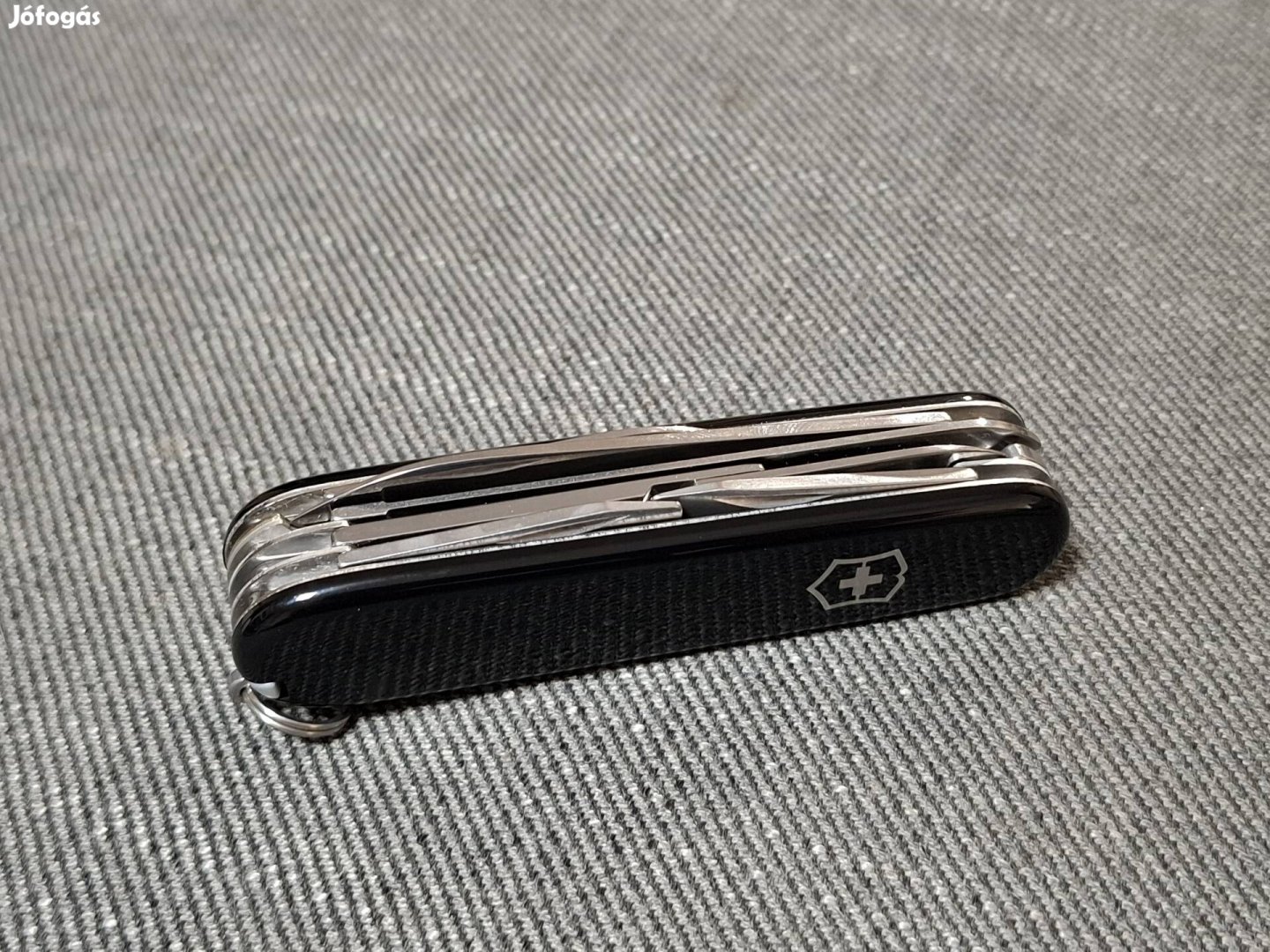 Victorinox huntsman Fekete svájci bicska 