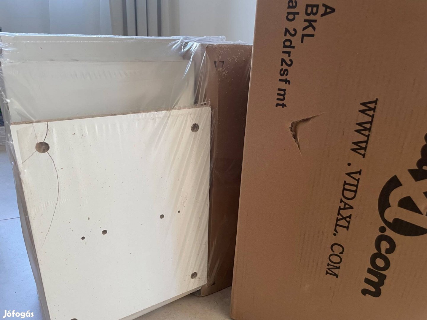 Vidaxl fehér magasfényű TV-szekrény 150x30x50 cm