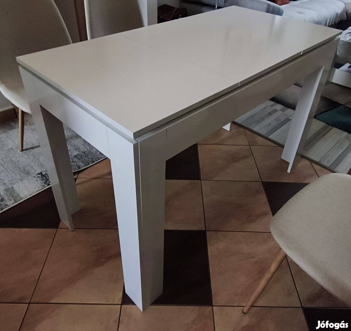 Vidaxl magasfényű fa étkezőasztal 4db Lega New szék