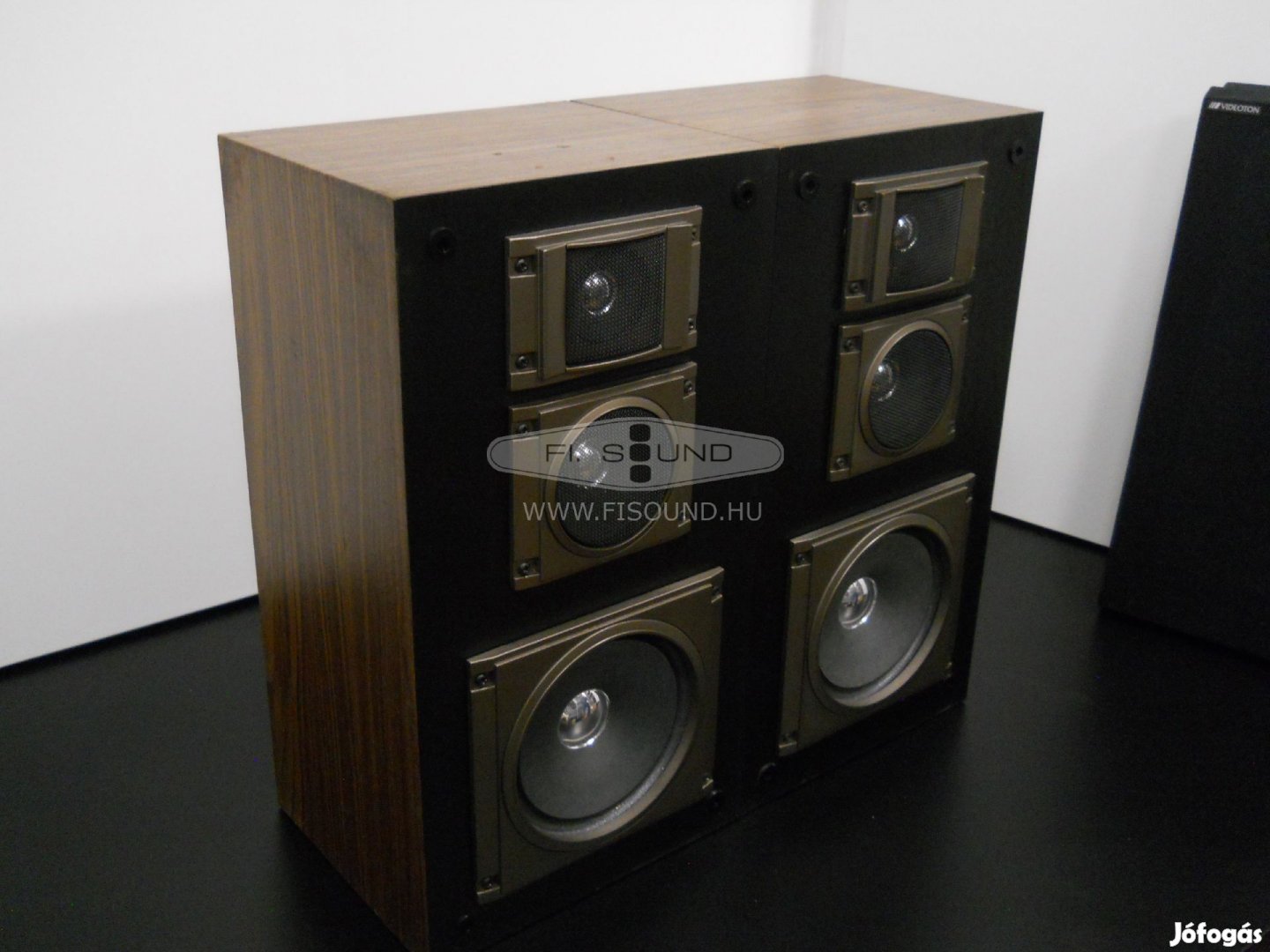 Videoton DC 1680 ,45W,8ohm,3 utas hangfal pár 16cm-s gumiperemes