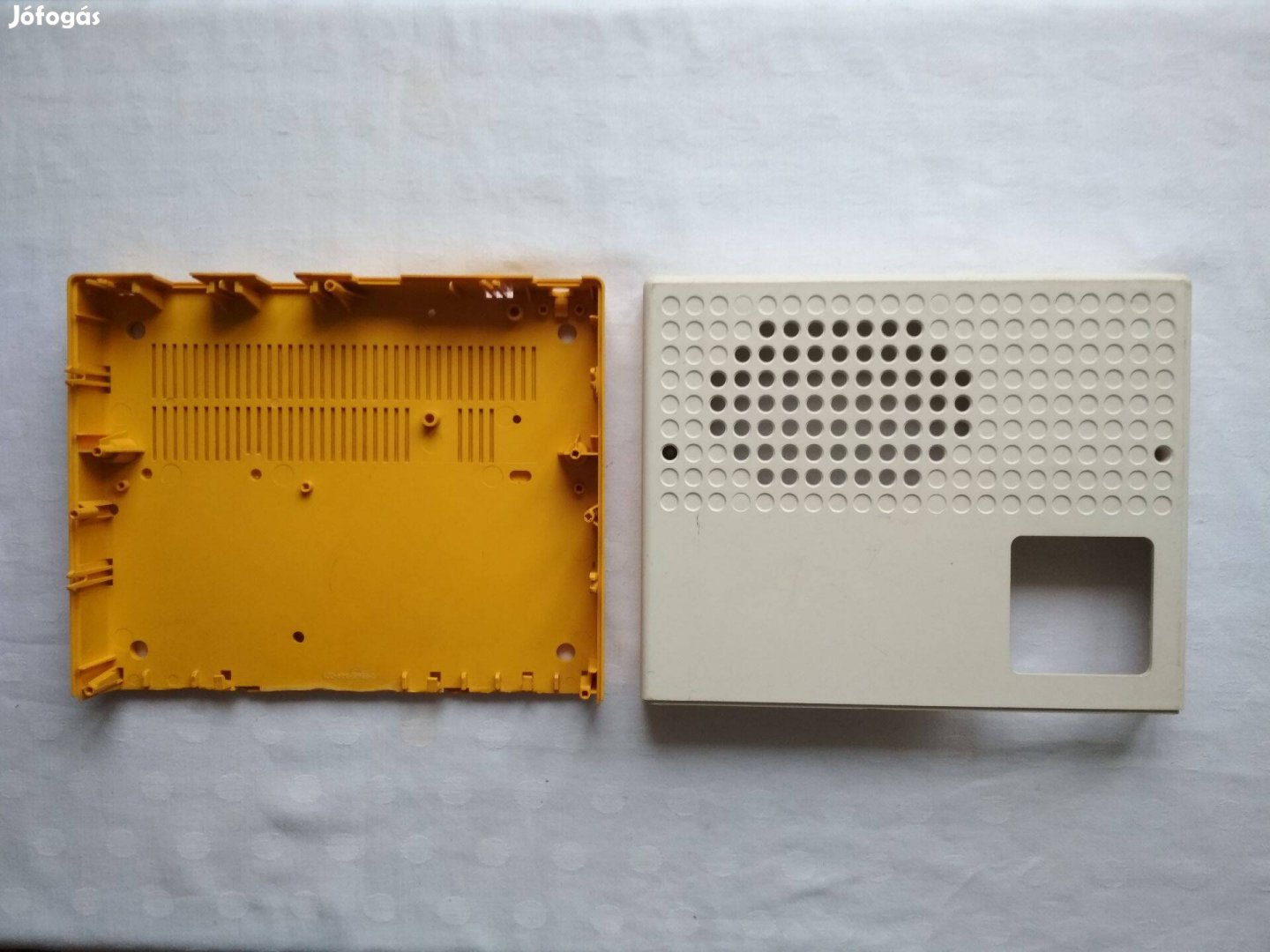 Videoton órás rádió doboza