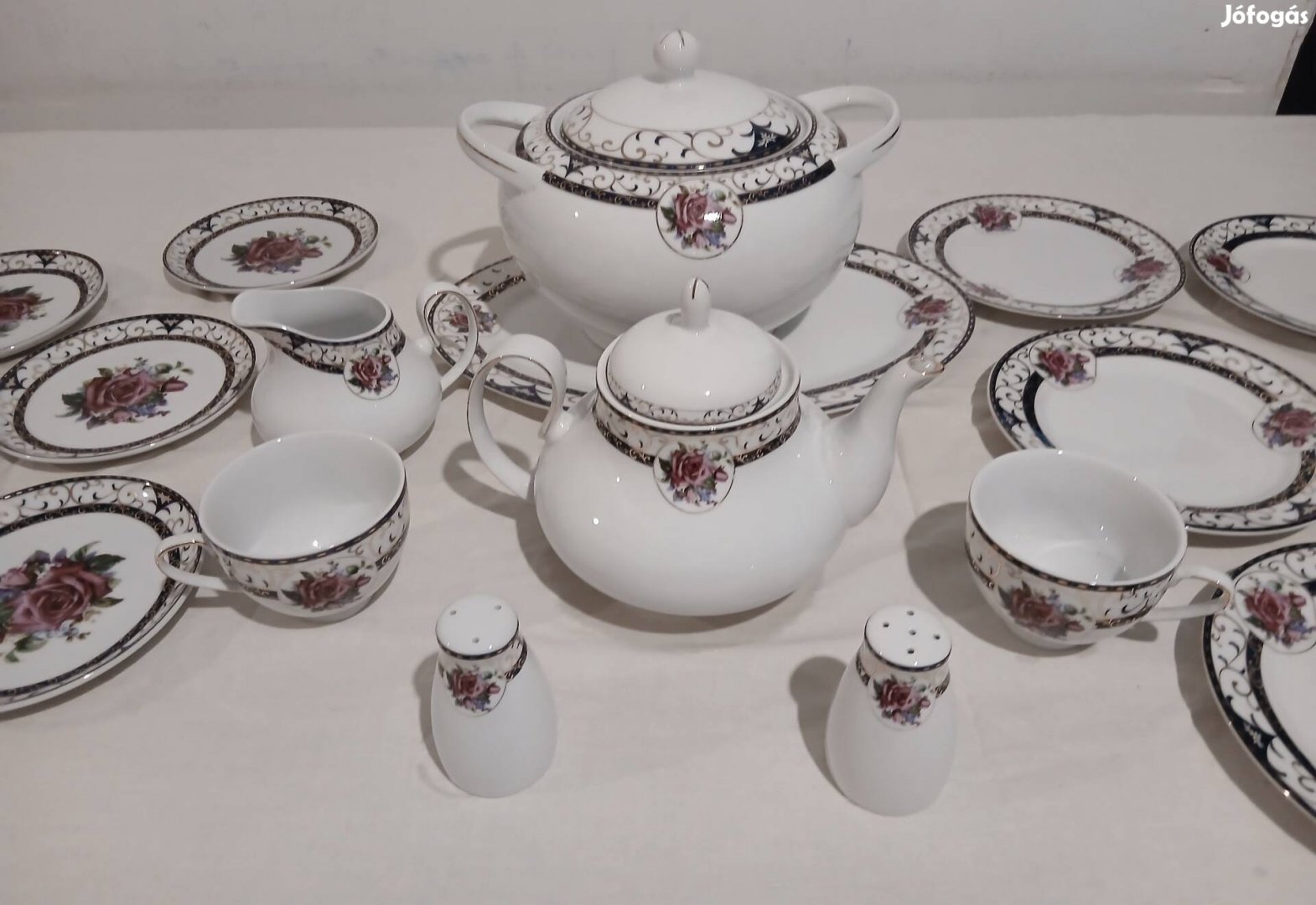 Vienna Hoffburg Porcelán készlet