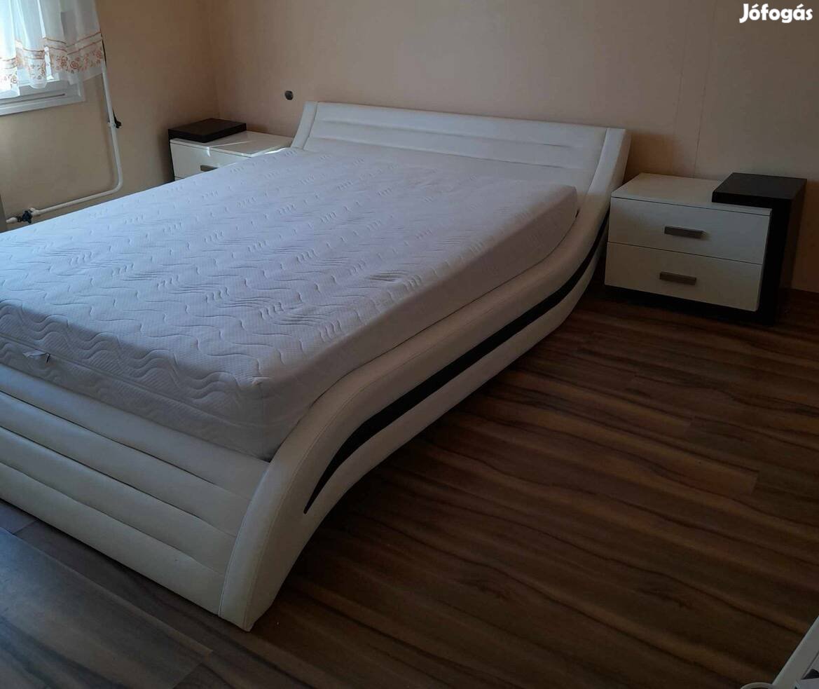 Vienna ágy keret új matraccal