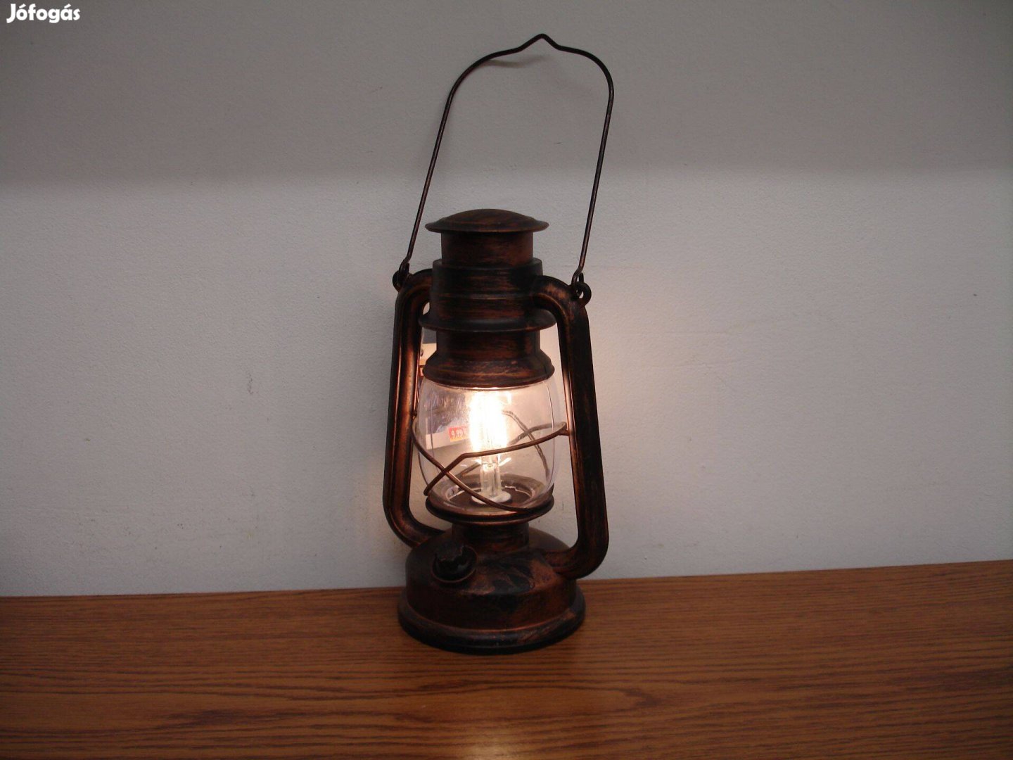 Viharlámpa formájú retró hatású energiatakarékos filament