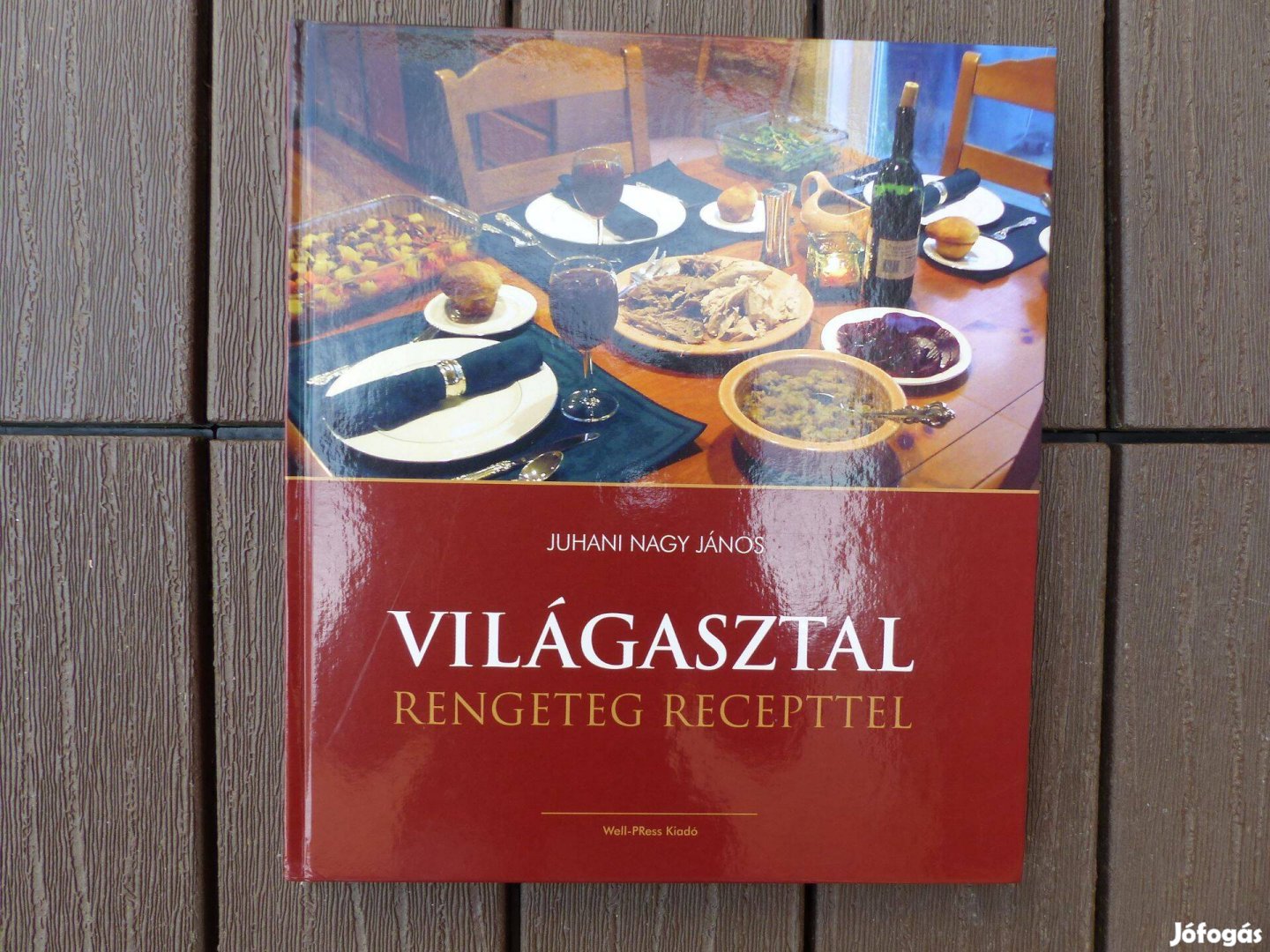 Világasztal rengeteg recepttel szakácskönyv