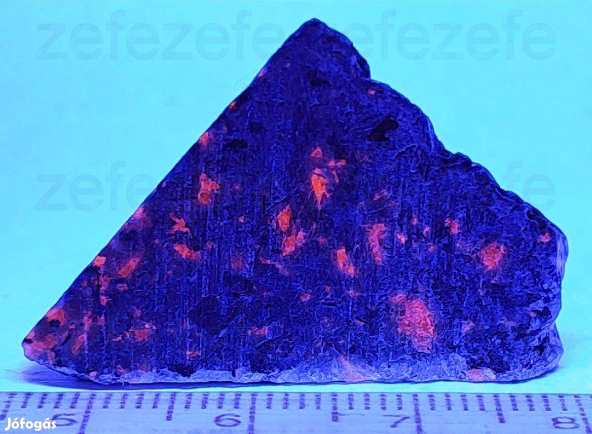 Világító UV ásvány - Sodalite-syenite yooperlite ásvány (50.)