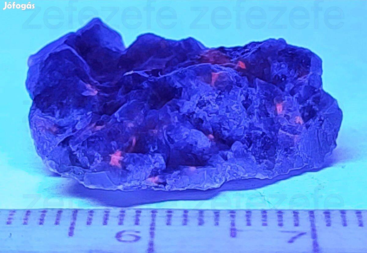 Világító UV ásvány - Sodalite-syenite yooperlite ásvány (969.)