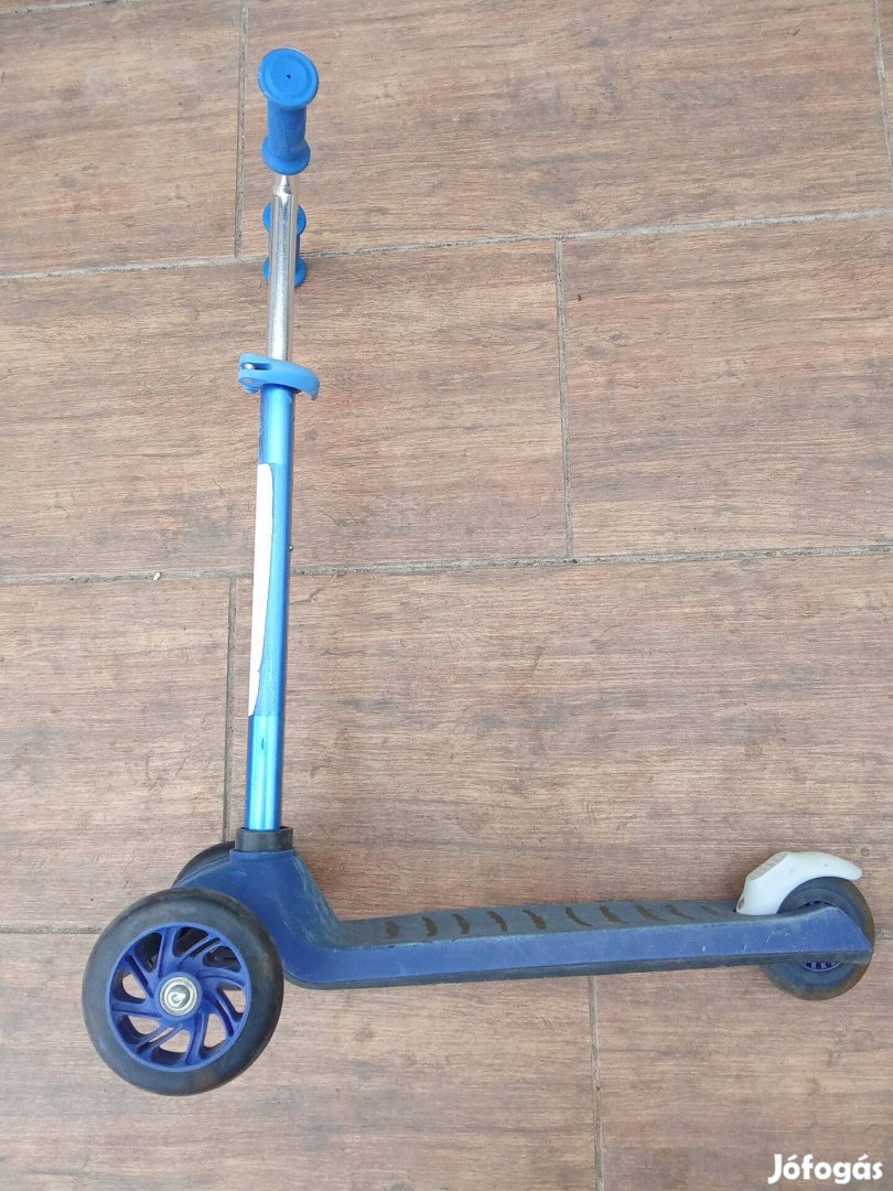 Világító kerekű 3 kerekű roller