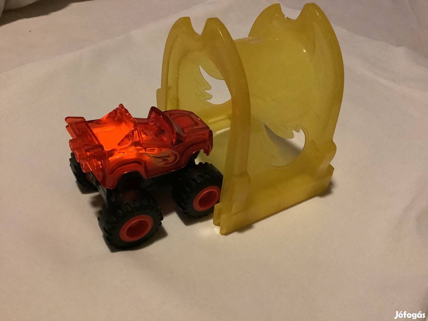 Világító villogó kisautó játék alagúttal együtt