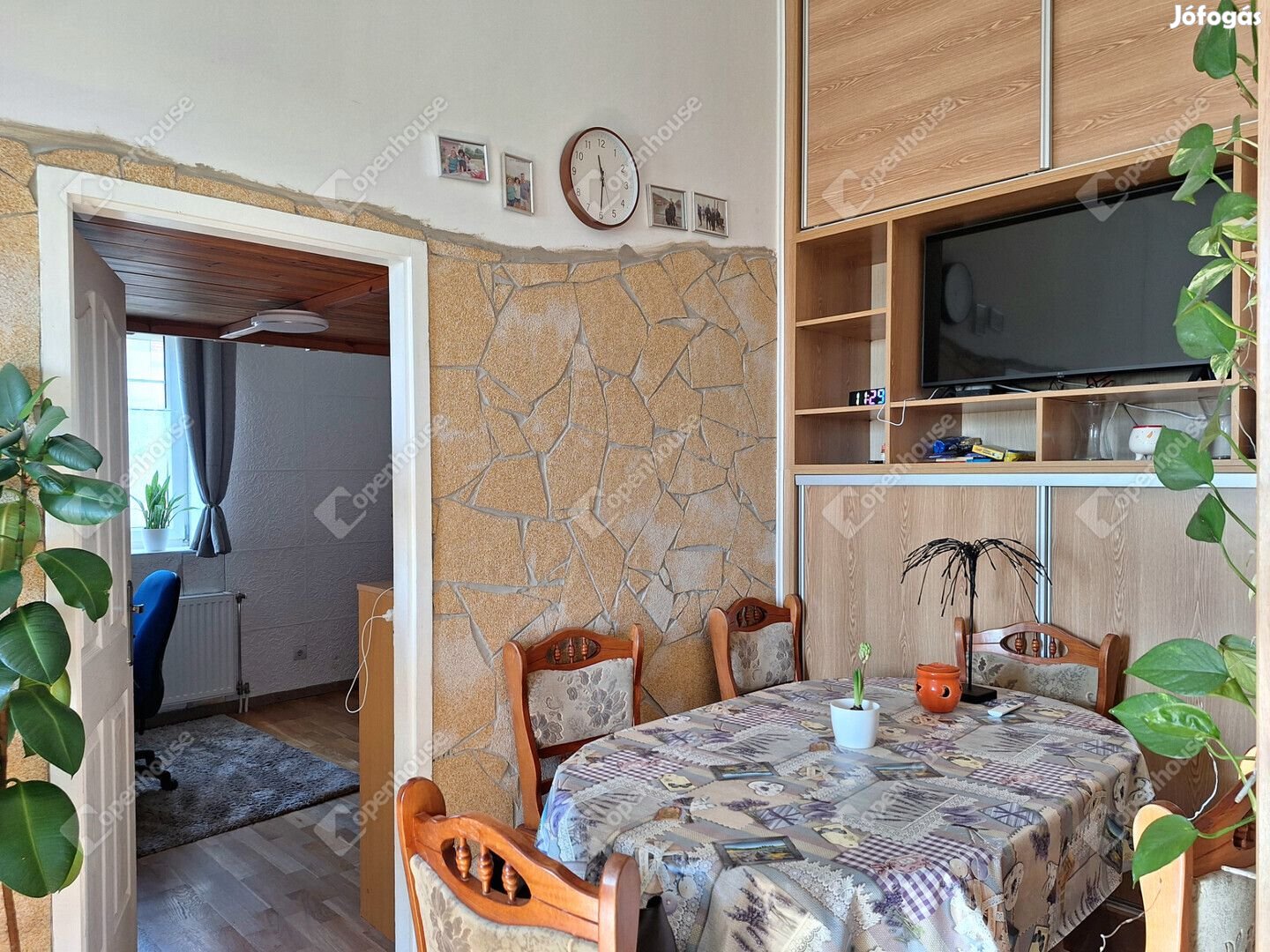 Világos, praktikus, azonnal beköltözhető lakás Fertődön