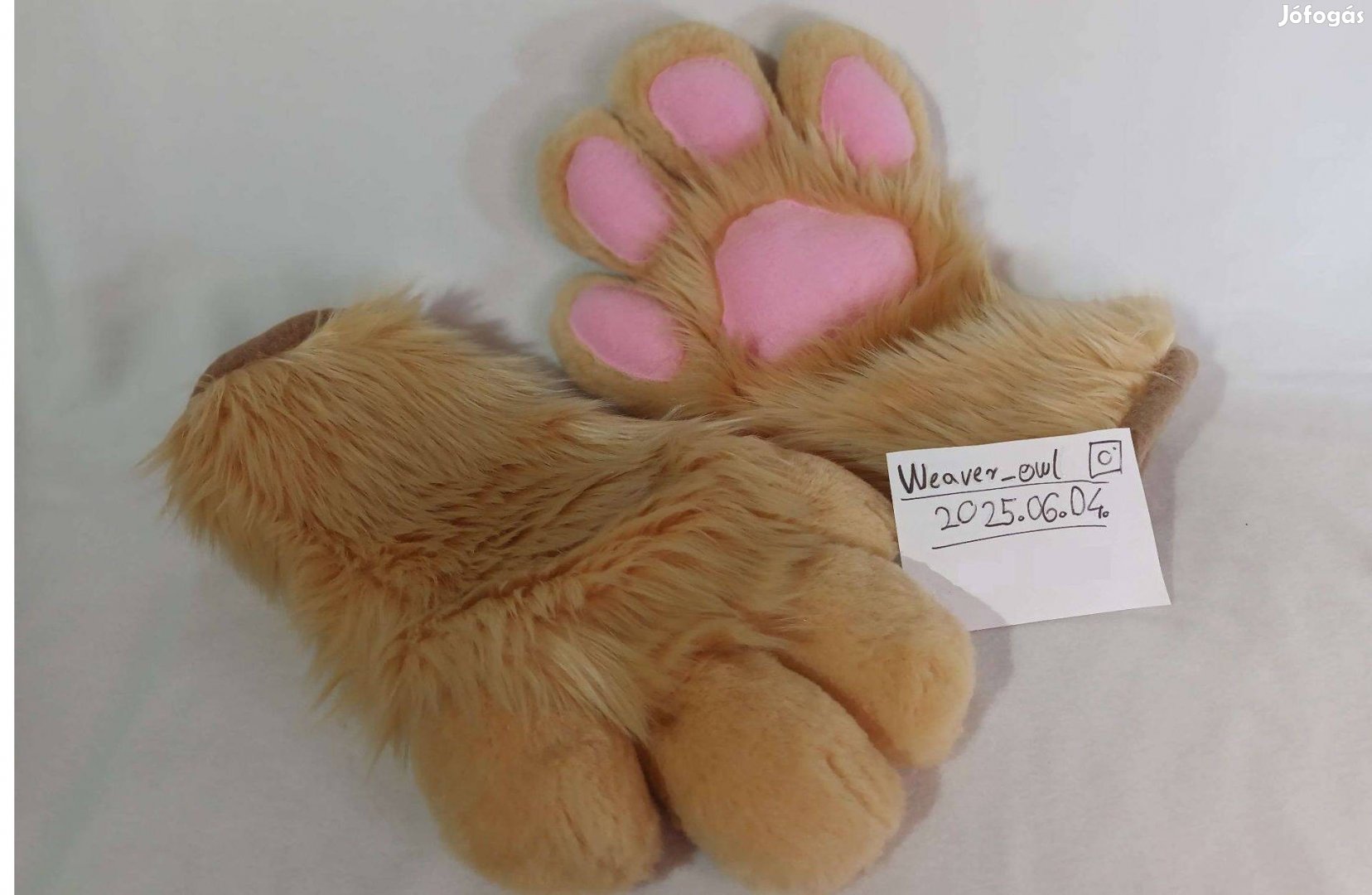 Világos barna jelmez- Fursuit kéz mancs