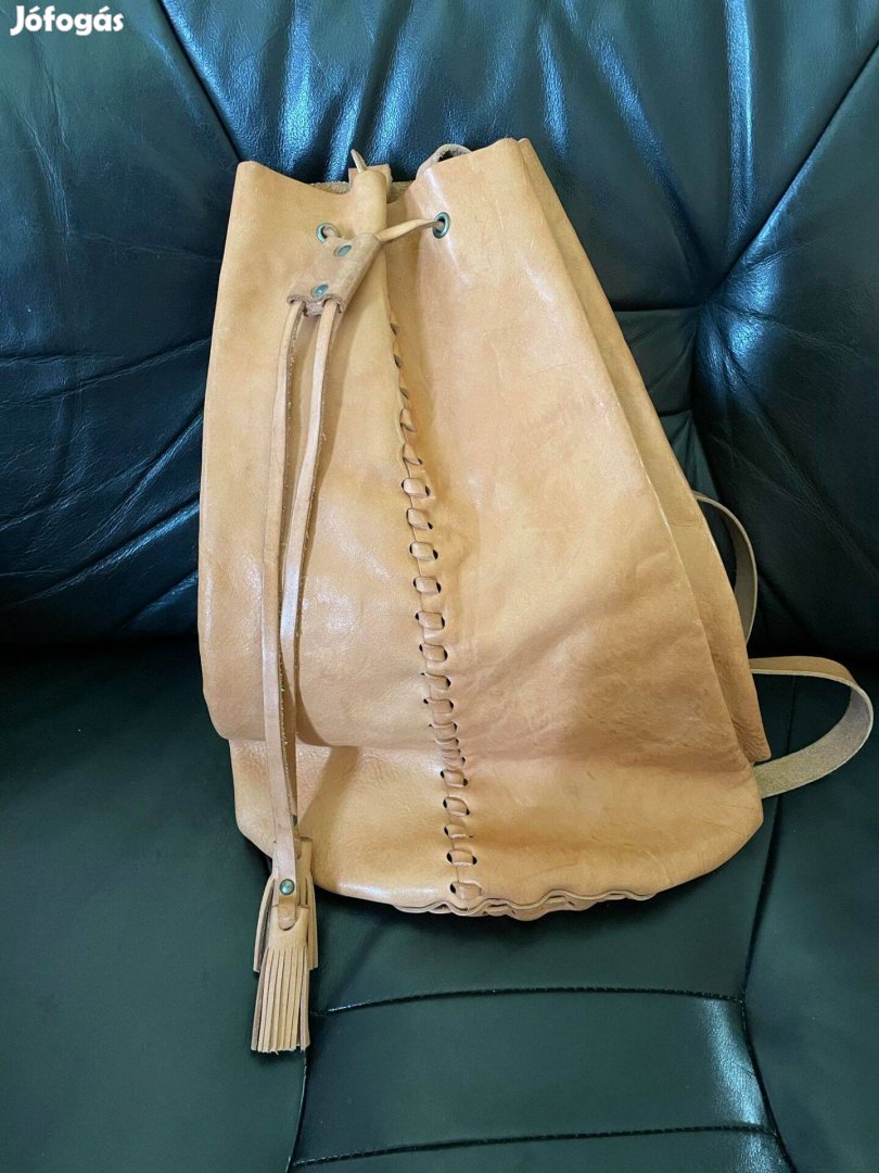 Világosbarna, valódi bőr táska