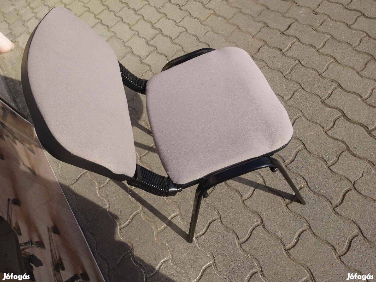 Világosszürke színű tárgyalószék, konferenciaszék - új szék