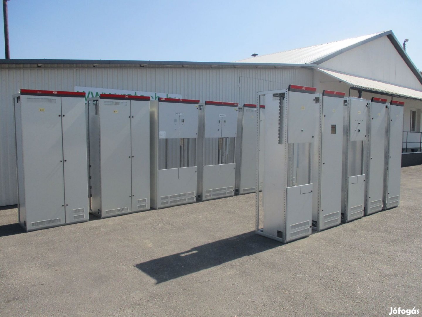 Villamos elektromos kapcsolószekrény vezérlőszekrény 2929