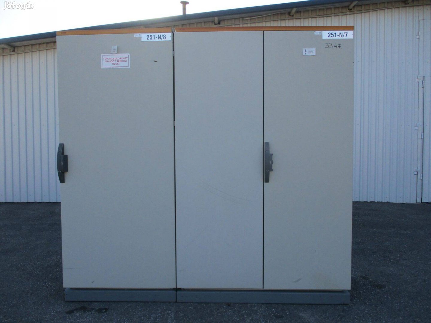 Villamos elektromos kapcsolószekrény vezérlőszekrény (3347)
