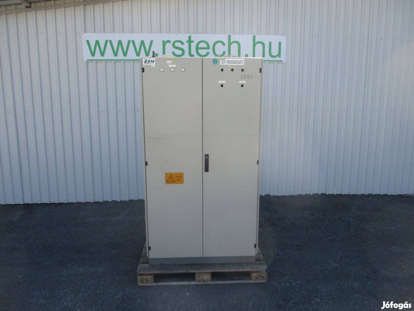 Villamos elektromos kapcsolószekrény vezérlőszekrény (3351)