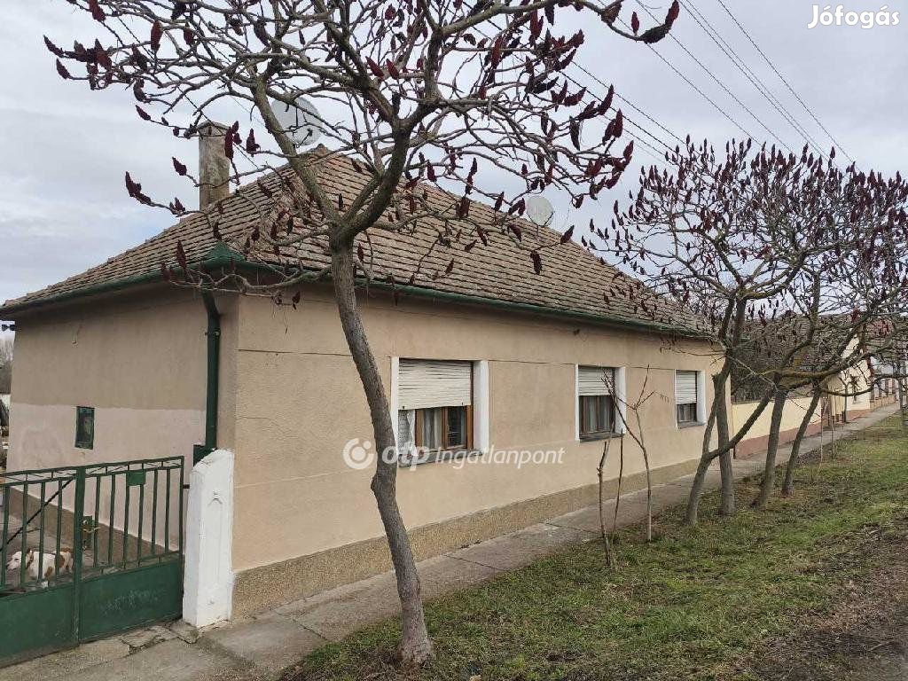 Villányi 131 nm-es ház eladó