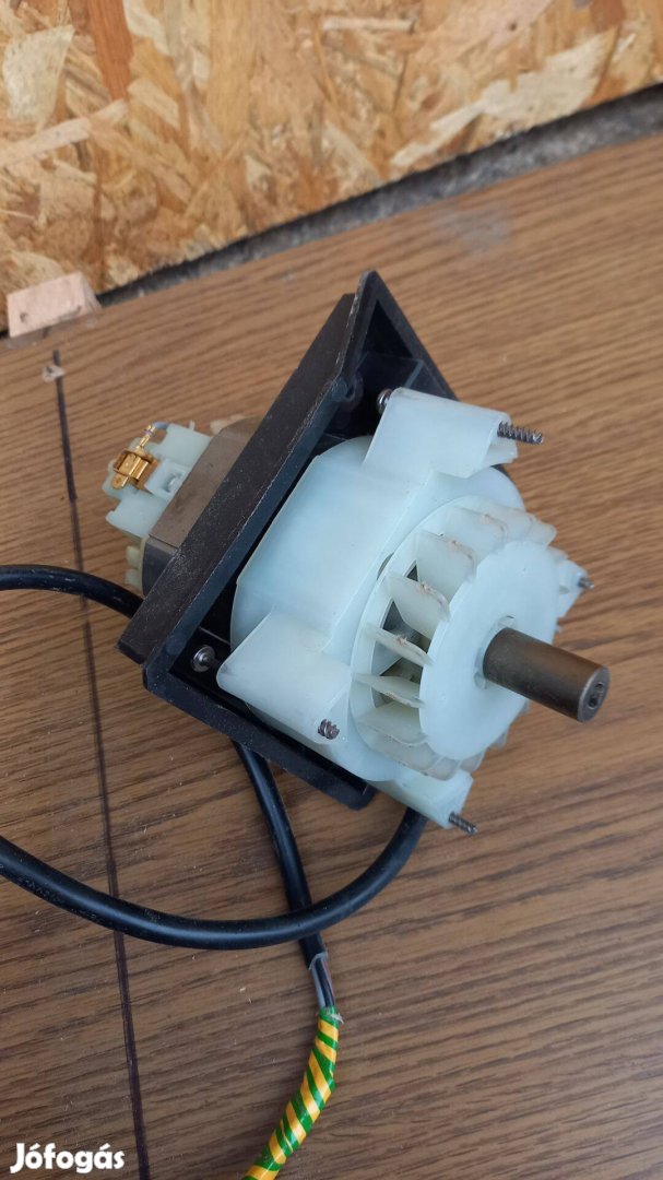 Villanymotor 1400 W